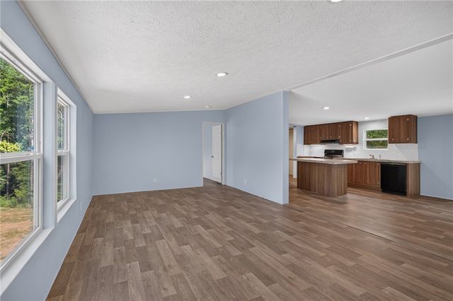 215 Wells Circle, Townville, SC 29689