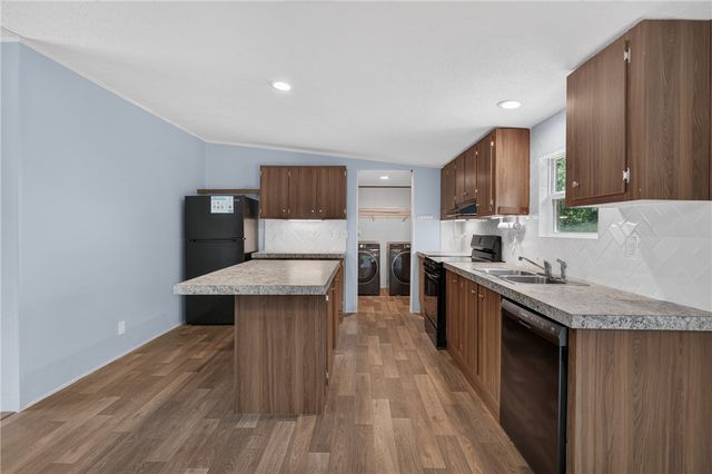215 Wells Circle, Townville, SC 29689
