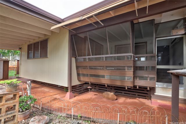 94-855 Lumikuke Loop, Waipahu, HI 96797