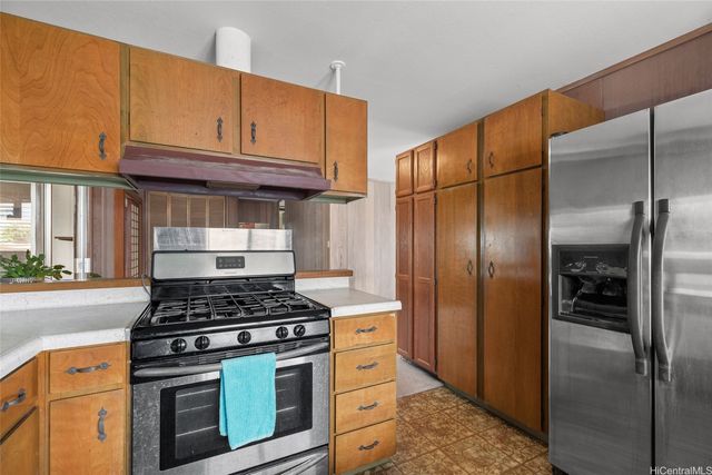 94-855 Lumikuke Loop, Waipahu, HI 96797