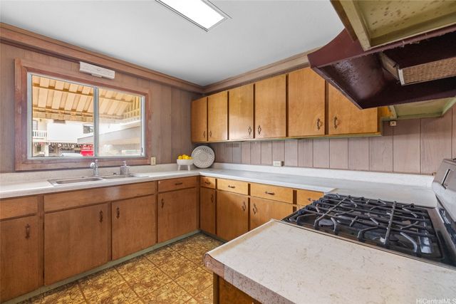 94-855 Lumikuke Loop, Waipahu, HI 96797