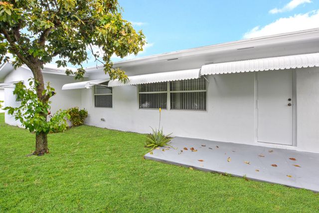 1204 SW 24th Street, Boynton Beach, FL 33426