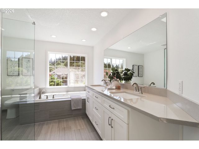 13436 Sw CLEARVIEW Way, Tigard, OR 97223