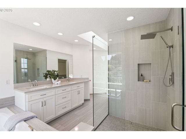 13436 Sw CLEARVIEW Way, Tigard, OR 97223