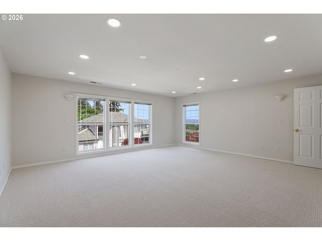 13436 Sw CLEARVIEW Way, Tigard, OR 97223