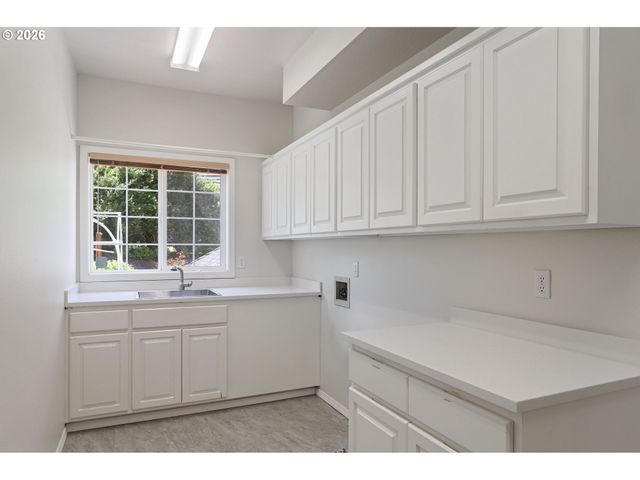 13436 Sw CLEARVIEW Way, Tigard, OR 97223