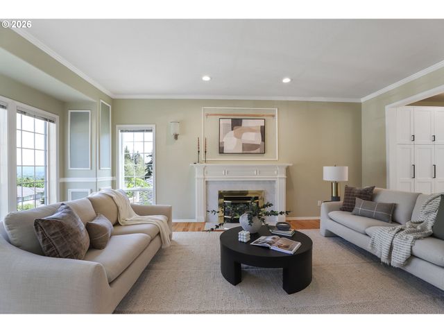 13436 Sw CLEARVIEW Way, Tigard, OR 97223