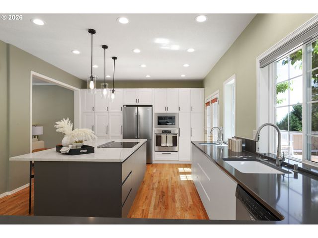 13436 Sw CLEARVIEW Way, Tigard, OR 97223