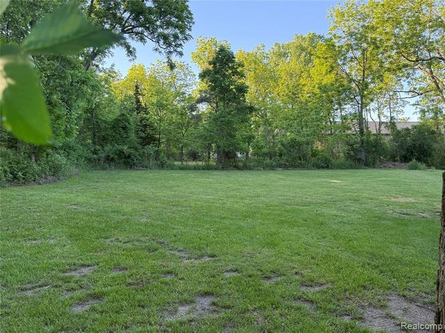 8318 Mill Pointe Court, Goodrich, MI 48438