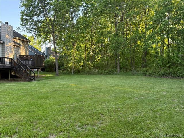 8318 Mill Pointe Court, Goodrich, MI 48438