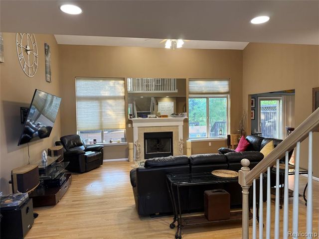 8318 Mill Pointe Court, Goodrich, MI 48438