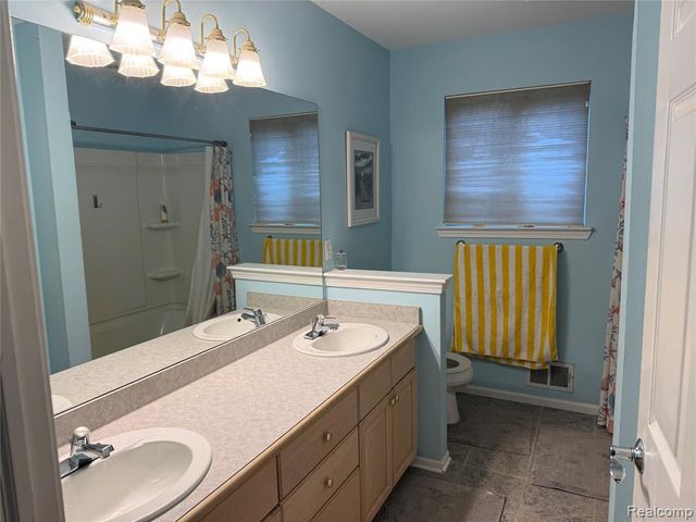 8318 Mill Pointe Court, Goodrich, MI 48438
