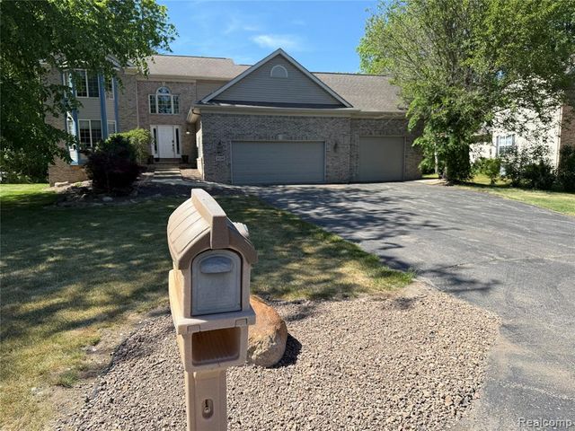 8318 Mill Pointe Court, Goodrich, MI 48438