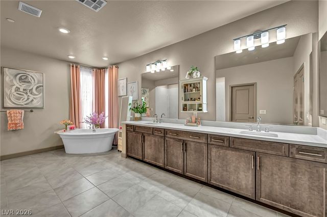 8557 South Pioneer Way, Las Vegas, NV 89113