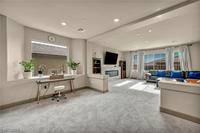 8557 South Pioneer Way, Las Vegas, NV 89113