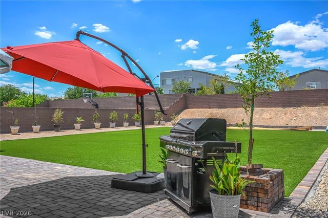 8557 South Pioneer Way, Las Vegas, NV 89113
