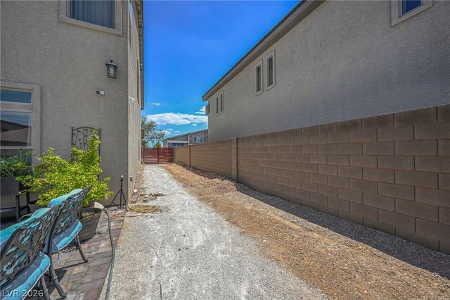 8557 South Pioneer Way, Las Vegas, NV 89113