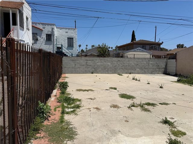 5306 3rd, Los Angeles, CA 90043