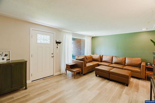 2375 Rural Av SE, Salem, OR 97302