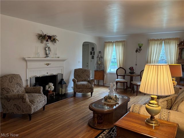 365 Genesee Avenue NE, Warren, OH 44483