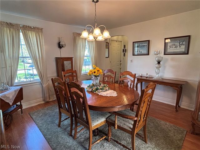 365 Genesee Avenue NE, Warren, OH 44483