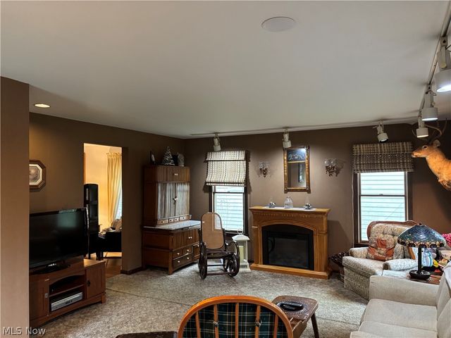 365 Genesee Avenue NE, Warren, OH 44483