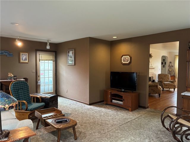 365 Genesee Avenue NE, Warren, OH 44483