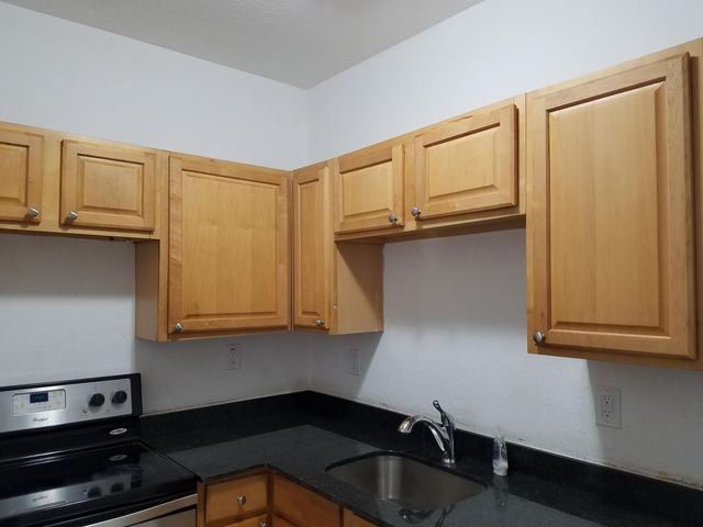 2009 Division Avenue, West Palm Beach, FL 33407