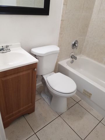 2009 Division Avenue, West Palm Beach, FL 33407