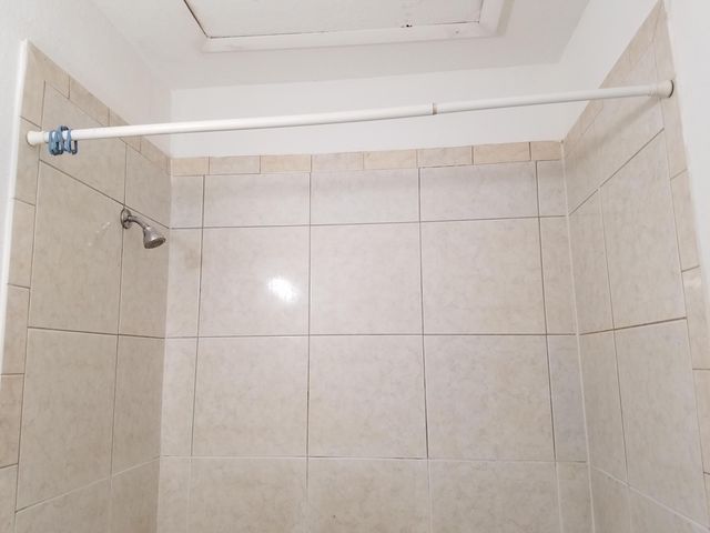 2009 Division Avenue, West Palm Beach, FL 33407