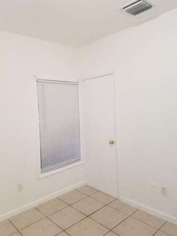 2009 Division Avenue, West Palm Beach, FL 33407