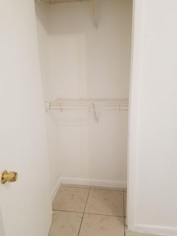 2009 Division Avenue, West Palm Beach, FL 33407