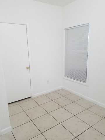 2009 Division Avenue, West Palm Beach, FL 33407