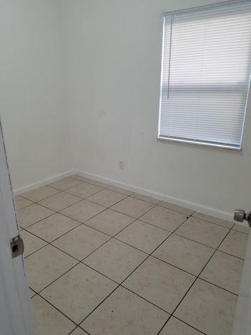 2009 Division Avenue, West Palm Beach, FL 33407