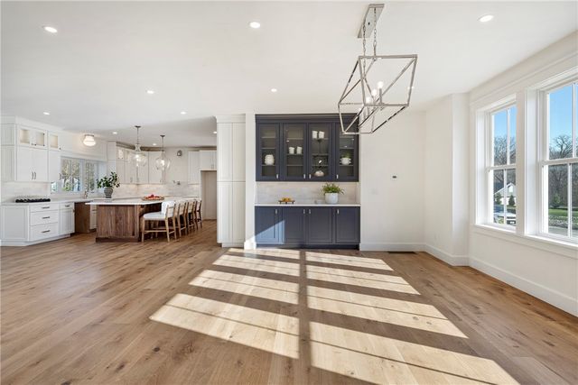 3 Knowlton Court, Bristol, RI 02809