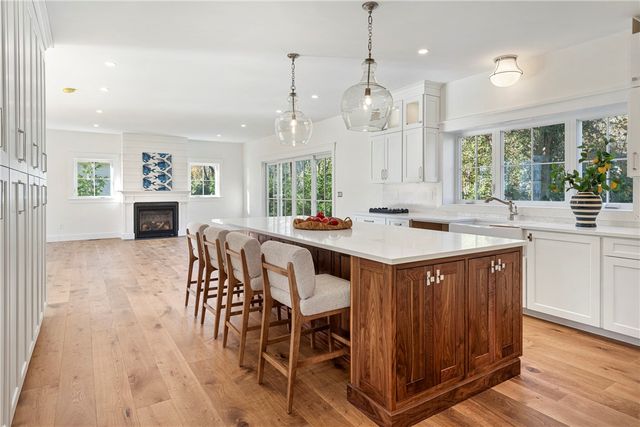 3 Knowlton Court, Bristol, RI 02809