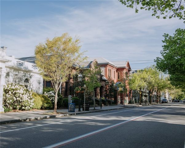 3 Knowlton Court, Bristol, RI 02809