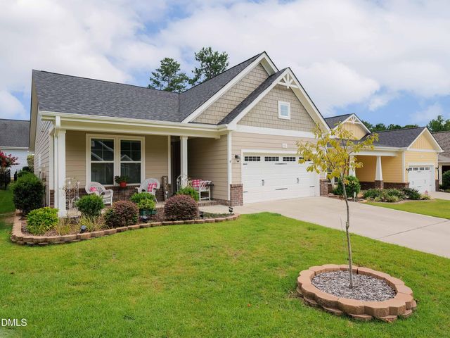 176 Glenwood Court, Spring Lake, NC 28390