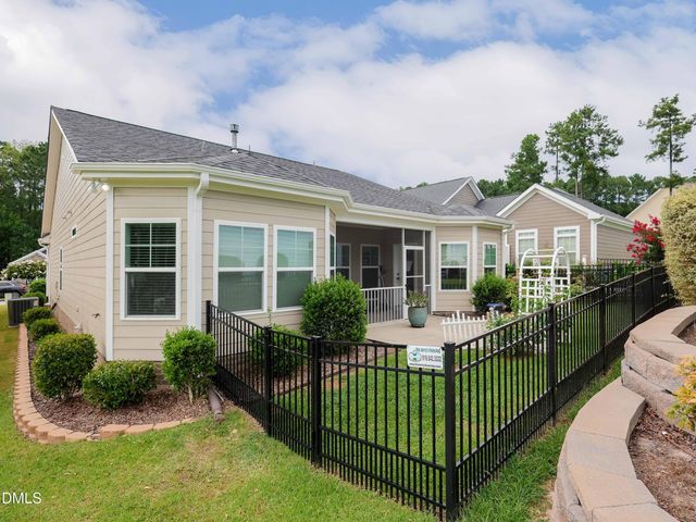 176 Glenwood Court, Spring Lake, NC 28390