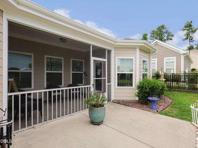 176 Glenwood Court, Spring Lake, NC 28390