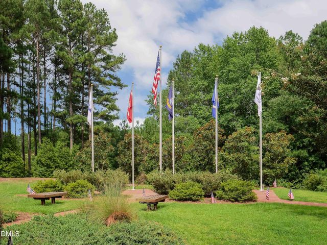 176 Glenwood Court, Spring Lake, NC 28390