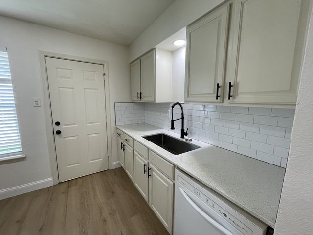 204 Hosack Street, Arlington, TX 76010