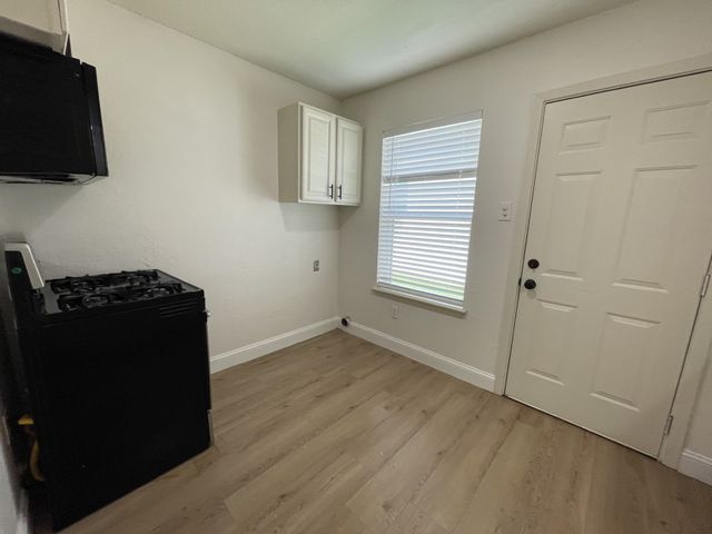 204 Hosack Street, Arlington, TX 76010