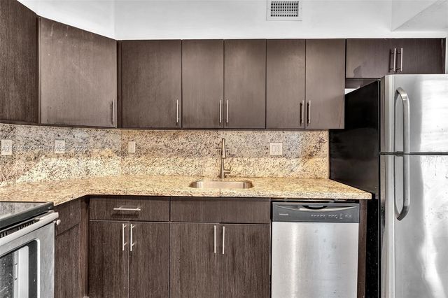 500 Bayview Drive 228, Sunny Isles Beach, FL 33160