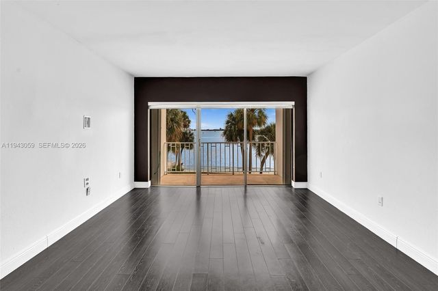 500 Bayview Drive 228, Sunny Isles Beach, FL 33160
