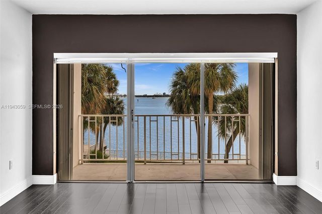 500 Bayview Drive 228, Sunny Isles Beach, FL 33160