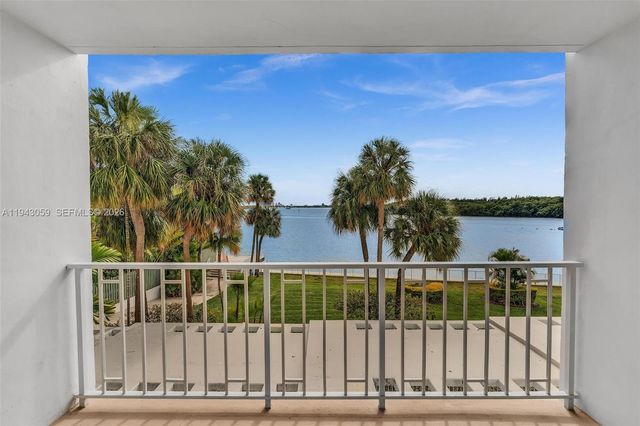 500 Bayview Drive 228, Sunny Isles Beach, FL 33160