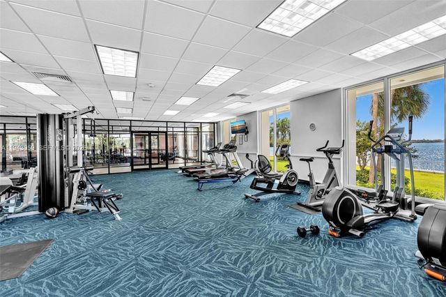 500 Bayview Drive 228, Sunny Isles Beach, FL 33160