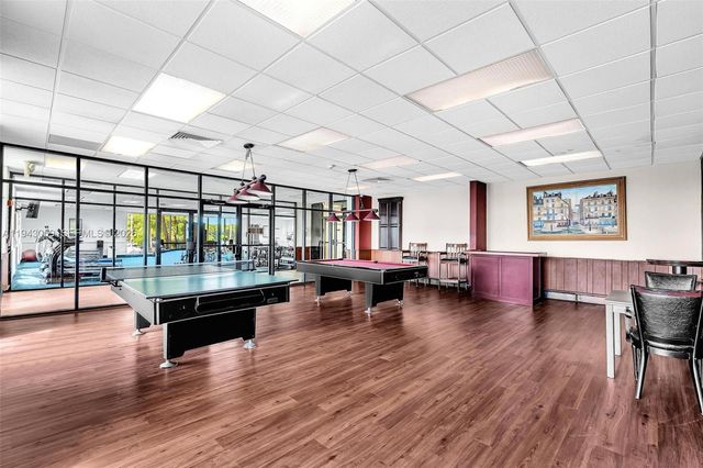 500 Bayview Drive 228, Sunny Isles Beach, FL 33160