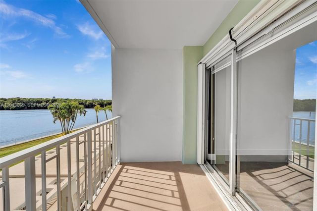 500 Bayview Drive 228, Sunny Isles Beach, FL 33160